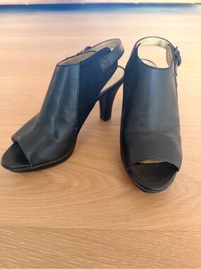 Naturalizer Black Open-Toe Slingback Heels